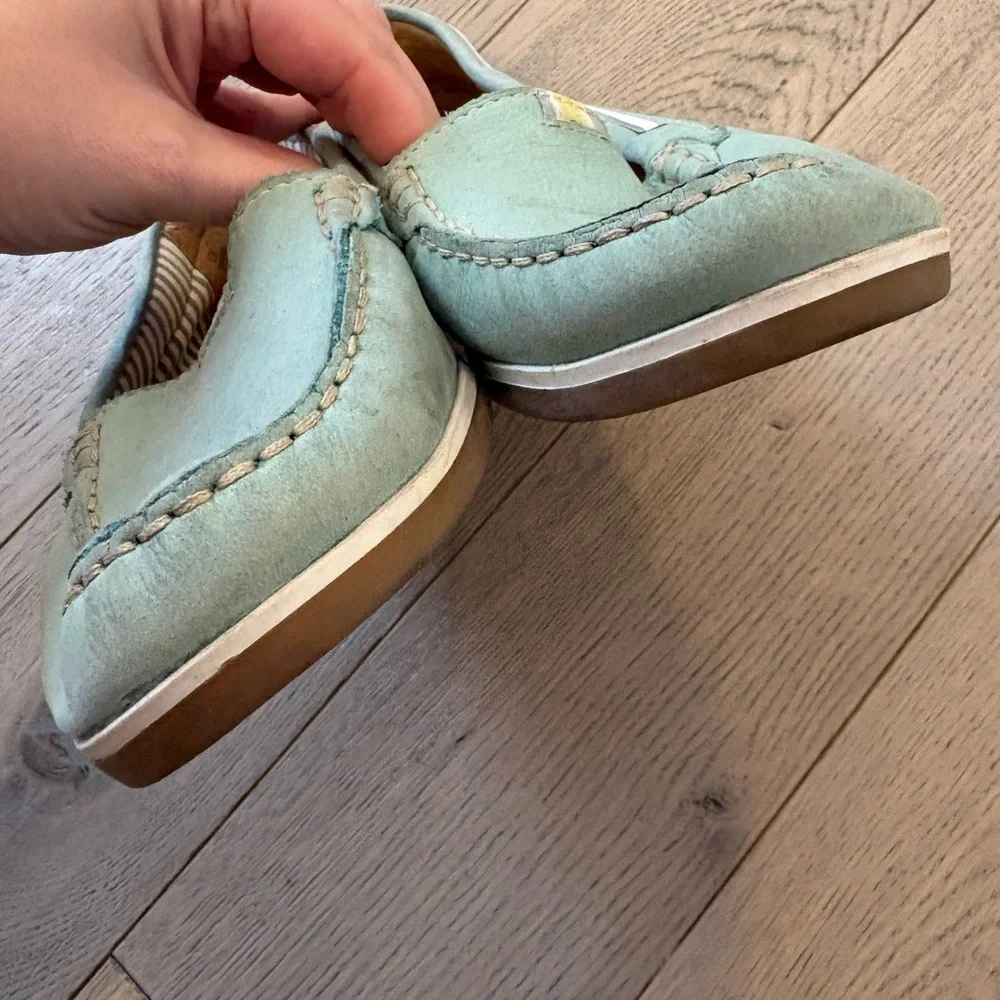 Naturalizer Aqua Leather Loafers - Picture 5 of 8